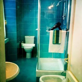 B&B Bonne Nuit Oda ve Kahvaltı 2*